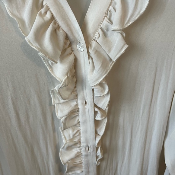Smythe blouse size small in cream Color. Never worn. - Picture 3 of 4